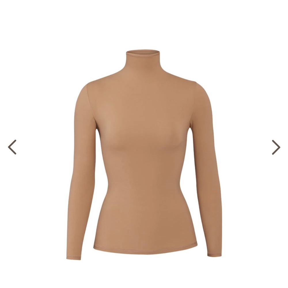SKIMS FITS EVERYBODY TURTLENECK TOP